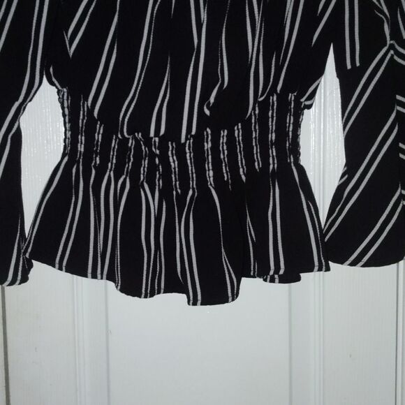 Rue 21 off-the-shoulder black and white striped top. SZ XL NWOT - Picture 2 of 6